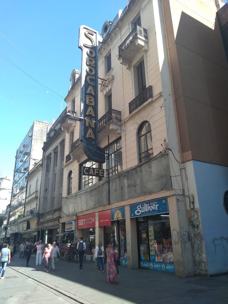 El cartel del Sorocabana hoy · fachada de calle Córdoba