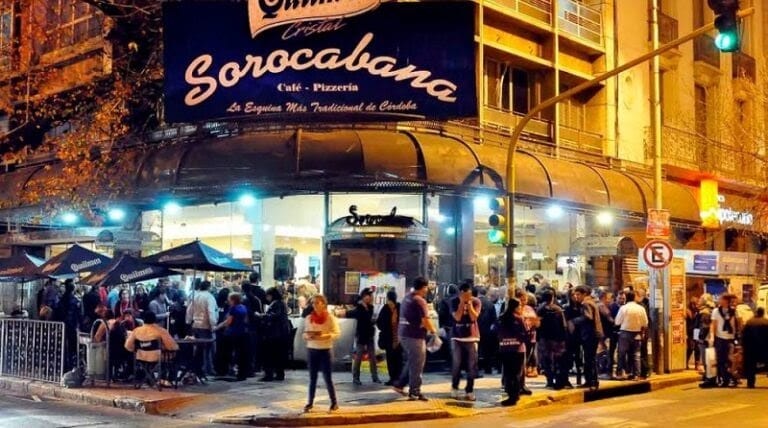 Sucursal Sorocabana de Córdoba capital · Buenos Aires esq. San Jerónimo · noche